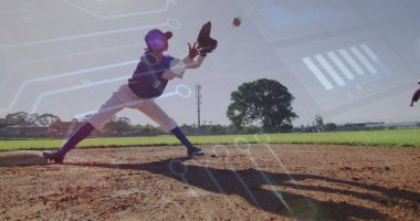 Çeşitli bayan beyzbol oyuncuları üzerinde veri işleme görüntüsü. Küresel spor ve dijital arayüz kavramı dijital olarak oluşturulmuş görüntü.