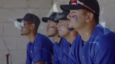 Beyzbol takımından arkadaşlar, dijital dünyanın dönüşüyle sahaya odaklanıyorlar. Atletizm, takım çalışması, teknoloji, rekabet, odaklanma, spor giyimi, yoldaşlık