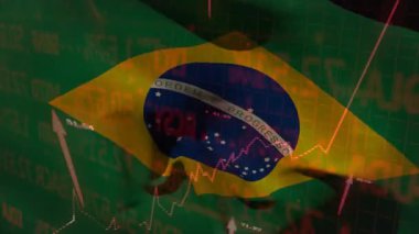 Dalgalanan Brezilya bayrağı kayan saatleri açıyor ve piyasanın yükselişini gösteren oklar düşüyor. Vatanseverlik, finans, büyüme, analitik, dijital, ekonomi, başarı
