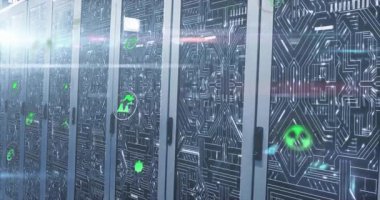 Verimliliği vurgulayan yeşil enerji simgelerini gösteren sunucu dolaplarında yavaşça geziniyorlar. Teknoloji, veri merkezleri, sürdürülebilirlik, çevre dostu, dijital, yenilik, enerji