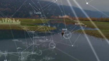 Erkek kürek çekme kanosu sulak alanlarda sürükleniyor ve ağ örtüsünün su analizine dönüşmesine neden oluyor. Macera, keşif, yalnızlık, yenilik, teknoloji, doğa, sükunet