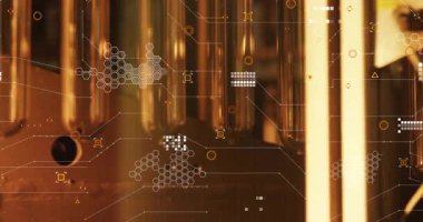 HUD grafikleri solarken ve sağa doğru kaydırırken kamera parlayan kareler açıyor. Gelecekçi, teknoloji, endüstriyel, aydınlatma, siber, veri, yenilik