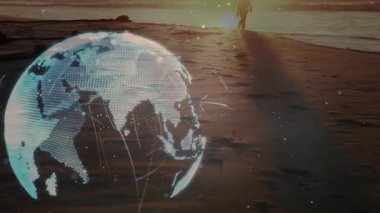 Hologram küresi kıyı şeridinde kayboluyor. Son sınıf öğrencisi olarak yürüyen kadın teknoloji ağında birleşiyor. Dijital, fütüristik, minimalist, bağlantı, keşif, yenilik, huzur