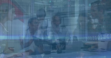 Ofisteki çeşitli iş adamlarının veri işleme görüntüsü. Küresel iş, bilgisayar ve dijital arayüz kavramı dijital olarak oluşturulmuş görüntü.