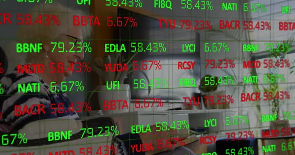 Kafkasyalı yaşlı bir kadının kitap okumasıyla ilgili finansal veriler. Maliye, ekonomi ve kıdemli sağlık konsepti dijital olarak oluşturulmuş imaj.