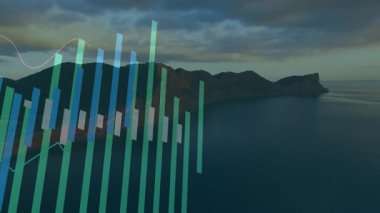 Parmaklıklar yükselmeden ve çizgiler trendleri görselleştirmeden önce sakin bir alacakaranlık okyanusu ve adayı gösteren hava manzarası. Peyzaj, veri, görselleştirme, analitik, grafik, eğilim, dijital