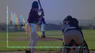 Canlandırılmış dalga biçimi çubukları beysbol verilerini gösterirken genç vurucular kutuda vuruyor. Atletik, rekabet, spor, takım çalışması, enerjik, açık hava, ilerleme