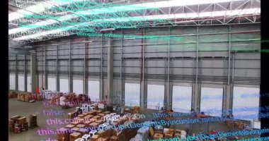 Depo kodunu gösteren açılış görüntüsü kamera paneli paletleri envanter için çalışan işçi olarak gösteriyor. Lojistik, depolama, sanayi, envanter, otomasyon, depo, dağıtım