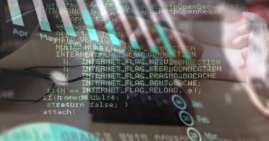 Okulda bilgisayar kullanan beyaz çocuk hakkında veri işleme ve istatistiksel veri işleme. Okul ve eğitim teknolojisi kavramı