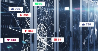 Sosyal medya simgelerinin, numaraların ve bilgisayar sunucuları üzerinden bağlantı ağının resmi. Küresel sosyal medya, hesaplama, veri işleme ve dijital arayüz kavramı dijital olarak oluşturuldu.