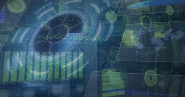 Dijital ekranda veri işleme görüntüsü, virüs uyarısı ve sunucular. Ağ, veri işleme, dijital ekran ve iletişim konsepti dijital olarak oluşturuldu.