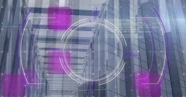 Bilgisayar sunucu odasında hata etkisi ve tarama görüntüsü. İş veri depolama teknolojisi kavramı