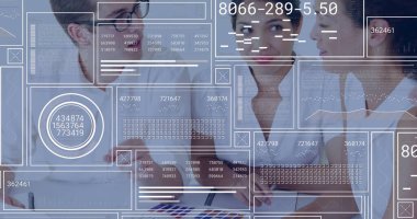 Veri işleme ve araç üzerinde ortam simgeleri. Küresel bağlantılar teknoloji ve dijital arayüz konsepti dijital olarak oluşturuldu.