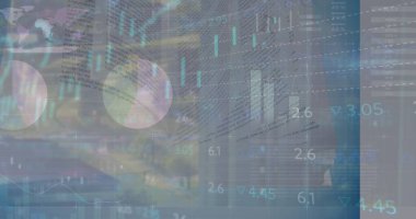 Şehrin üzerindeki grafiklerin ve verilerin resmi. Küresel finans ve ekonomi kavramı dijital olarak oluşturulmuş görüntü.