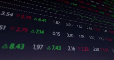 Ekran açılışı, alacakaranlık gökyüzünde yükselen siluet kuleleri arasında hisse senedi eğilimlerini başlatıyor. Finansal veriler, teknoloji, modern, dijital, altyapı, manzara, iletişim