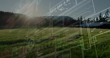 Güneş ışığı gözetlemesi çayırda süzülmeye başlarken İHD panelleri kaybolmadan önce veri tarıyor. Hava, veri görselleştirme, fütüristik, analitik, manzara, teknoloji, kesinlik