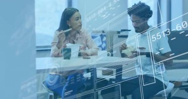 İş arkadaşlarının erişte yiyip kupa yudumlamaları gibi teknik tartışmaları başlatan veri örtüşüyor. İşbirliği, gündelik, iletişim, teknoloji, profesyonel, yemek, sosyal