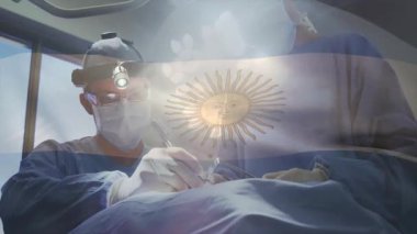 Cerrah neşterle kesme, asistan emme, animasyon Arjantin bayrağı altında dikiş. Sıhhiye, sağlık, kesinlik, tıbbi uygulama, klinik, takım çalışması, kısır