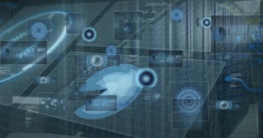 Veri işleme görüntüsü ve bilgisayar sunucu odasında çoklu tarayıcılar. Bilgisayar arayüzü ve iş veri depolama teknolojisi kavramı