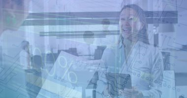 Rakamların ve çeşitli kadın iş arkadaşlarının görüntüsü. İş, finans ve işbirliği konsepti dijital olarak oluşturulmuş imaj.