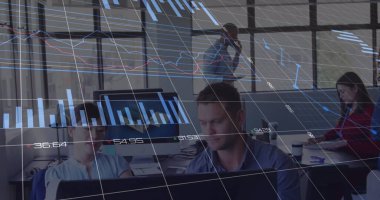 Ofisteki çeşitli iş arkadaşlarının grafikleri. İş, finans ve ekonomi kavramı dijital olarak oluşturulmuş imaj.