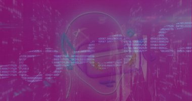 Güvenlik zinciri görüntüsü ve pembe arka planda VR kulaklık takan adam. Siber güvenlik ve iş teknolojisi kavramı