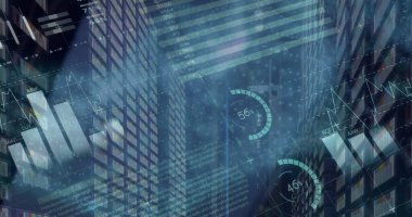 Arka plandaki yüksek binalarla istatistiksel veri işleme görüntüsü. İş verileri ve analitik teknoloji kavramı