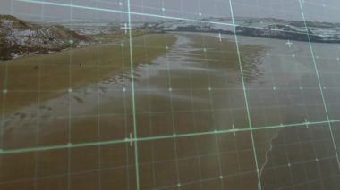 Kaplama etkinleştirildiğinde, kıyı şeridini tarayan kamera kıyı şeridi hareketliliğini izlemek için aylakları takip ediyor. Kıyı şeridi, izleme, dijital, uzaktan kumanda, keşif, doğa, manzara