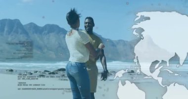 Teknoloji konsepti için kıyıda el ele tutuşan ve dans eden çift, dijital dünyanın ortasında dönüyor. Romantik, bağlantı, uyum, dinginlik, fütüristik, yenilik, kutlama