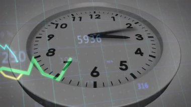 Renkli çizelgelerde, analog saat yüzen sayısal verileri takip ederek el atlama ile güncelleniyor. Analizler, veri görselleştirme, finans, dijital, fütüristik, ekonomi, teknoloji