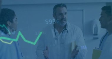 Doktor, tıbbi brifing sırasında hasta ölçülerini grafiklerle göstererek açıklama yapmaya başladı. Tıbbi, takım çalışması, yenilik, görselleştirme, işbirliği, sağlık hizmetleri, veri