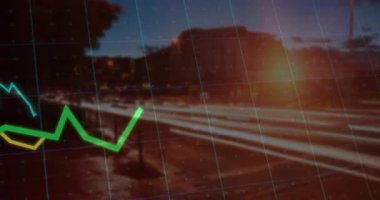 Izgara örtüsü göründüğünde, alacakaranlık caddesi boyunca yükselen üç çizgi grafiği eğilimleri gösteriyor. Fütüristik, veri görselleştirme, dijital, kentsel, soyut, analitik, hareket