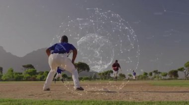 Koç koşucuyu üçüncü karıştırıcı tozu gönderiyor. Teknoloji düğümleri kaleci etiketlemesi etrafında dönüyor. Atletizm, spor, yarışma, takım çalışması, çeviklik, açık hava, aksiyon