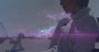 Zaman, yıldız alanının oluşumunu başlatıyor ve teknisyen tanıtımı için güvertedeki kız üstünde nebula kıvrılıyor. Fantezi, huzur, göksel, rüya gibi, ruhani, dijital, dalgın