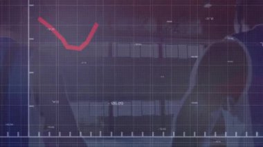 Çizgi grafik animasyon, basketbol oyuncularının spor analitiği için çemberin yakınından geçtiklerini gösteriyor. Atletik, takım çalışması, ilerleme, motivasyon, veri, performans, dijital