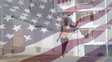 Sokakta kaldırıma basan bir kadın, hareketli rota çizgisi ile emlak teknisyeni için yürüyüş yapıyor. Kentsel, yaşam tarzı, modern, gündelik, ayakkabı, eğlence, canlı