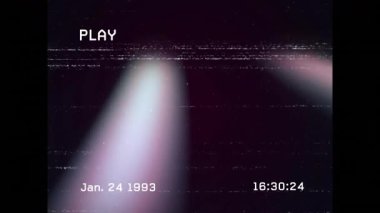 PLAY görüntüleme ve tarih damgası, VHS arızasında renk kirişlerini kaydırma ve birleştirme işlemini başlatır. Vintage, glitch, neon, psychedelic, soyut, vaporwave, futuristik