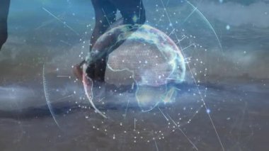 Sığ sularda yürüyen ve veri görselleştirmek için dijital dünyayı çalıştıran çift. Teknoloji, yenilik, dijital, bağlantı, işbirliği, fütürizm, çevre