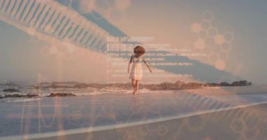 Çıplak ayaklı plajda yürüyen bir kadın ardından DNA sarmalı ile aynı hizada biyoteknoloji koduna ve altıgen örtüsüne başlıyor. Serenity, digital, innovation, biomolecular, harmony, environment, futuristic