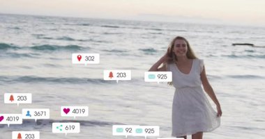 Gün batımında sörf yapmaya başlayan memnun edici yaratıcının, yükselen takipçilerle birlikte yüzen sosyal simgeleri ateşlemesi sayılıyor. Eğilim, yaşam tarzı, minimalizm, rahatlama, açık hava, dijital, sosyal medya