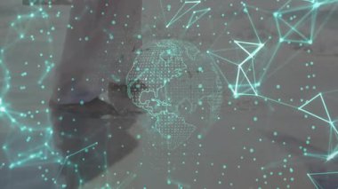 Turkuaz ağ dünyaya yaklaşıyor dans ikilisi kavrıyor, teknoloji kaldırma hareketi yapıyor. Uyum, performans, yenilik, çağdaş, dinamik, sanatsal, bağlantı