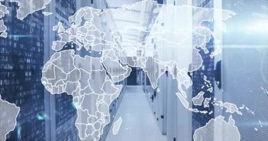 Sunucu koridoru açılıyor. Dünya haritasının kaybolduğunu gösteriyor. Ağ grafiği için alevler ve bitler sürükleniyor. Teknoloji, bağlantı, dijital, ağ, fütüristik, yenilik, veri