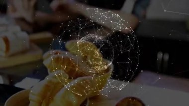 İki kafe çalışanının hamur işi tableti fırlatma tableti tezgahın arkasında menü planlaması için satış tablosu. Fırın, işbirliği, modern, konukseverlik, mutfak, takım çalışması, rahat