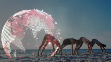 Animasyon 3 boyutlu küre gözden kayboluyor. Sahilde teknoloji için köpek pozisyonu yapan dört kadın görülüyor. Sürdürülebilir, sağIık, uyum, farkındalık, dijital, işbirliği, sükunet