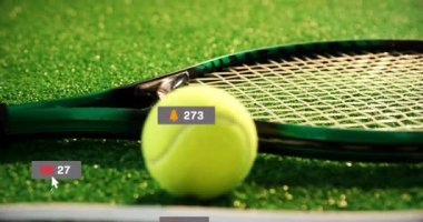 İkinci iki raket topu yeşil bölge sosyal ikonlarının üzerinde dinleniyor ve sayaçlar çatışmayı gösteriyor. Spor, eğlence, dijital, etkileşim, açık hava, etkinlik, modern