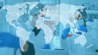 Laboratuar araştırmacıları örnek incelerken ağ düğümlerini gösteren haritayı etkinleştiren mataraları kaldırıyorlar. Protokol, yenilik, bağlantı, bilim, teknoloji, işbirliği, deney