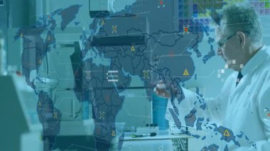 Bilim adamı tüpü kromatografiye yüklüyor ve ayarları giriyor ve küresel veri örtüsünü analiz ediyor. Araştırma, yenilik, veri, keşif, teknoloji, kesinlik, analitik