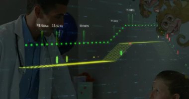 Doktor pediatrik hasta odasına giriyor, güvenlik için tırabzanı ayarlıyor, kızın mısır gevreği yemesini sağlıyor. Pediatri, sağlık hizmetleri, koruyucu, masumiyet, güvence, klinik, besleyici