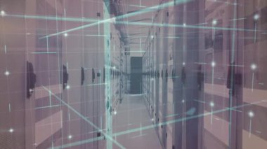 Neon-yeşil ızgara sunucu koridorunda maddeleşiyor, 3 boyutlu kafes oluşturuyor ve veri akışını gösteriyor, sonra kayboluyor. Gelecek, teknoloji, dijital, ağ, siber, yenilik, soyut