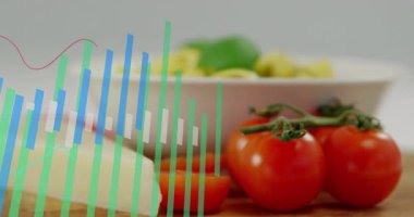 İkinci çerçeve çubuklarında yükselen kayma ve çizelge kaplaması için peynirli makarna üzerinde kırmızı dalga formu animasyonu. Gıda sunumu, veri görselleştirme, modern tasarım, aşçılık sanatı, dijital grafikler, estetik kompozisyon, sağlıklı beslenme